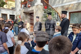 Пловдив - Велики четвъртък - литургия - боядисване на айца