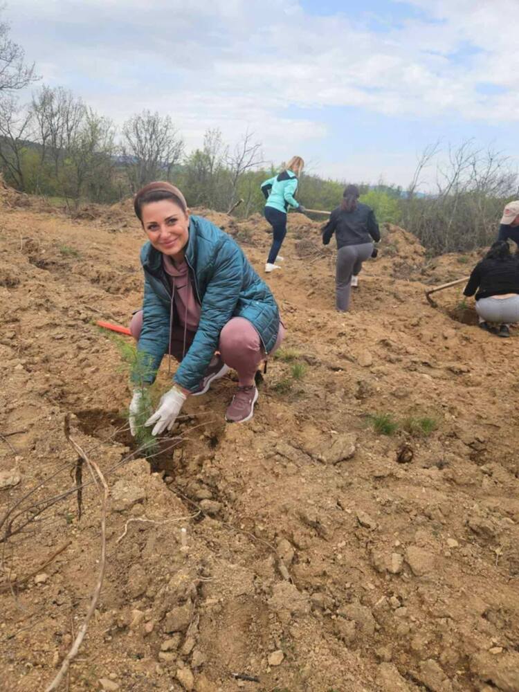 В района на яз. "Жребчево" бе извършено залесяване
