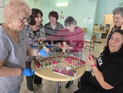 Ловеч - БЧК - великденски яйца - дарение