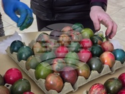 Ловеч - БЧК - великденски яйца - дарение