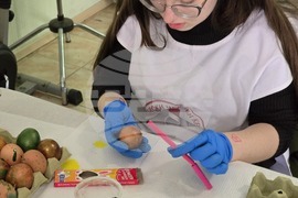 Ловеч - БЧК - великденски яйца - дарение