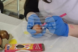 Ловеч - БЧК - великденски яйца - дарение