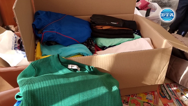 Материални дарения, събрани от седемте общини от област Кърджали, заминават за разпределителния пункт в Одрин