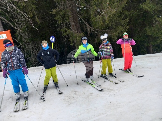 Над 30 деца от Смолян и Чепеларе се включиха в пилотното издание на инициативата „СКИори за БЪДЕще“ 