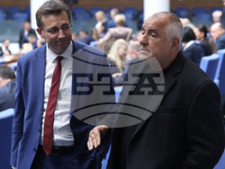 Парламент - заседание - вот на недоверие