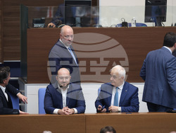 Парламент - заседание - вот на недоверие