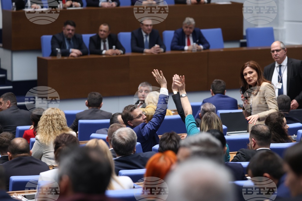 Parliament Approves New Rules for EU Blue Card Applicants and Foreigners’ Stay in Bulgaria on First Reading