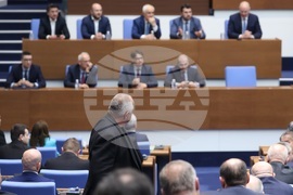 Парламент - заседание - вот на недоверие