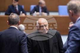 Парламент - заседание - вот на недоверие