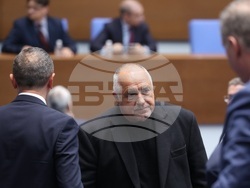 Парламент - заседание - вот на недоверие