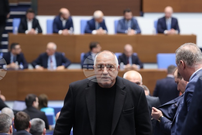 Не желаем да се занимаваме нито с имунитети, нито с комисии, с теми, които губят времето на парламента, каза лидерът на ГЕРБ Бойко Борисов