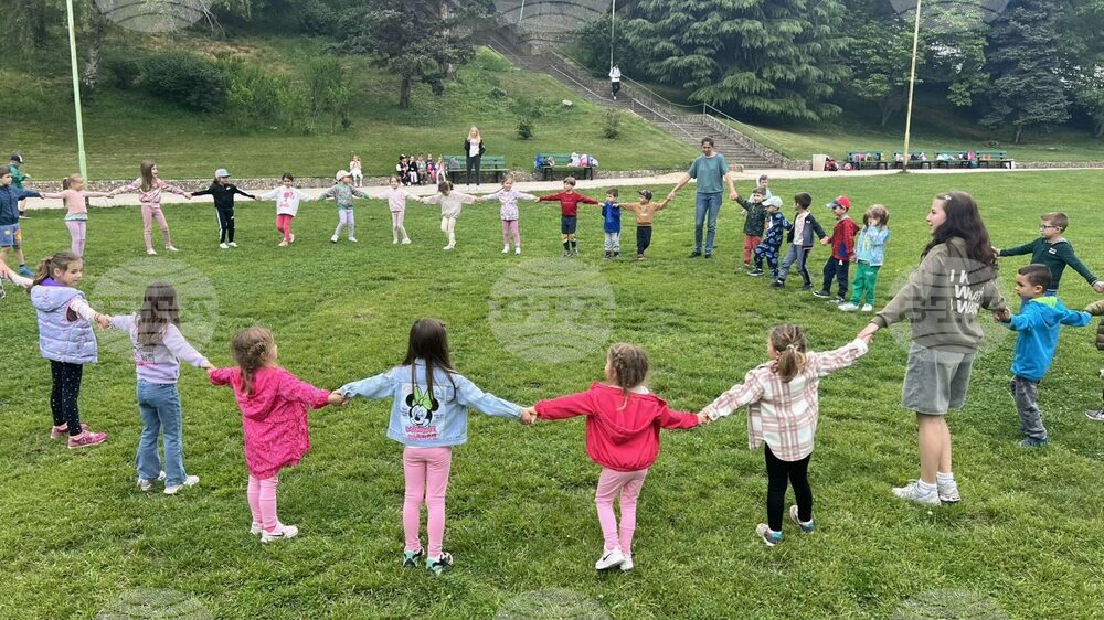 Дружество „Ученически отдих и спорт“ към МОН организира двудневни и тридневни екскурзии със спортни и обучителни дейности