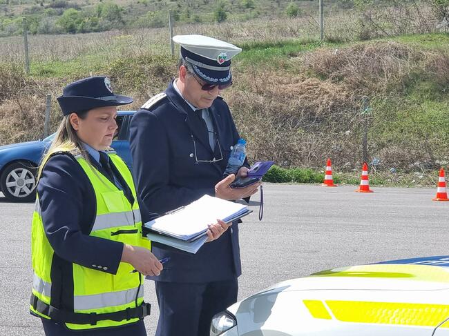 Специализирана операция по метода широкообхватен контрол се провежда днес на автомагистрала „Струма“