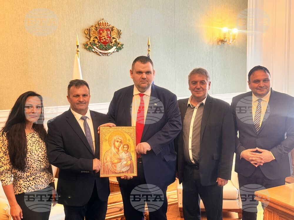 Делян Пеевски, лидер на ДПС и ПГ на ДПС-НОВО НАЧАЛО прие трима кметове в стратегията за ново начало на регионите