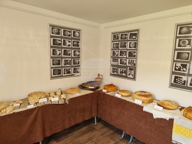 Изложба на традиционни обредни хлябове от района на Граово представи музеят в Брезник