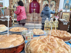 Село Доспей  - храм „Св. равноап. Петър и Павел“ - Велики четвъртък - маслосвет