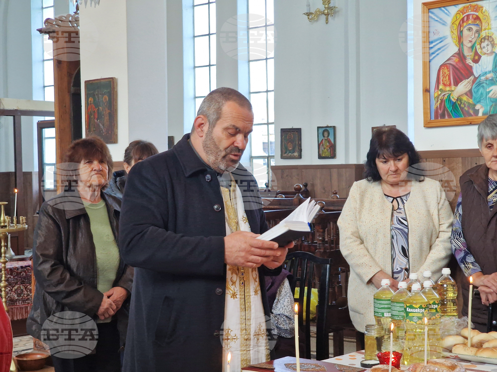 Великият маслосвет се прави за здраве на всички християни, каза отец Георги Николов в самоковското село Доспей