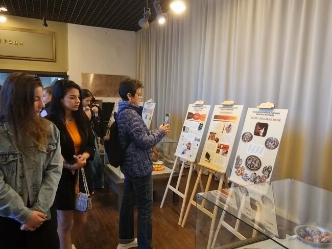 Гостуващата изложба „Великденските яйца на България“ на историческия музей във Велинград бе представена в Кърджали