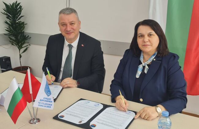 Подписан е протокол за побратимяване между Момчилград и турската община Сердиван