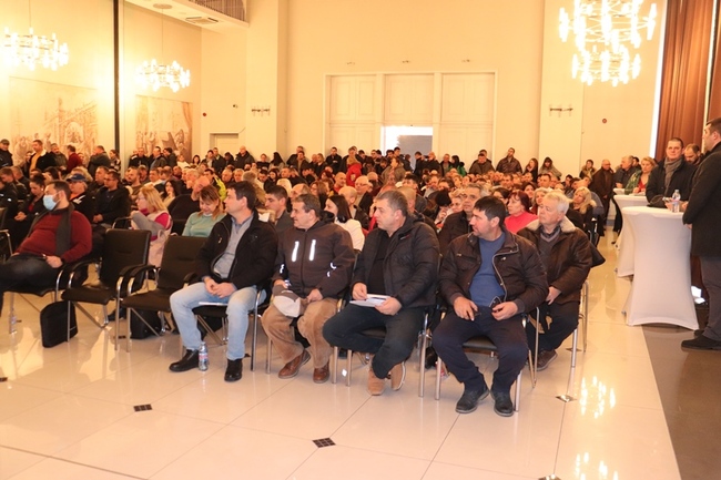 Областна администрация Русе: Над 300 земеделци от три области се събраха в Русе на форум за приоритетите в бранша през следващите 5 години