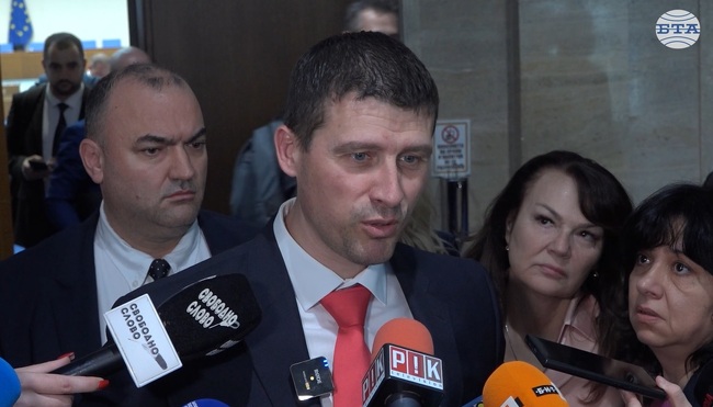 Видяхме, че това правителство вече на сто процента зависи от Делян Пеевски, каза лидерът на „Величие“ Ивелин Михайлов