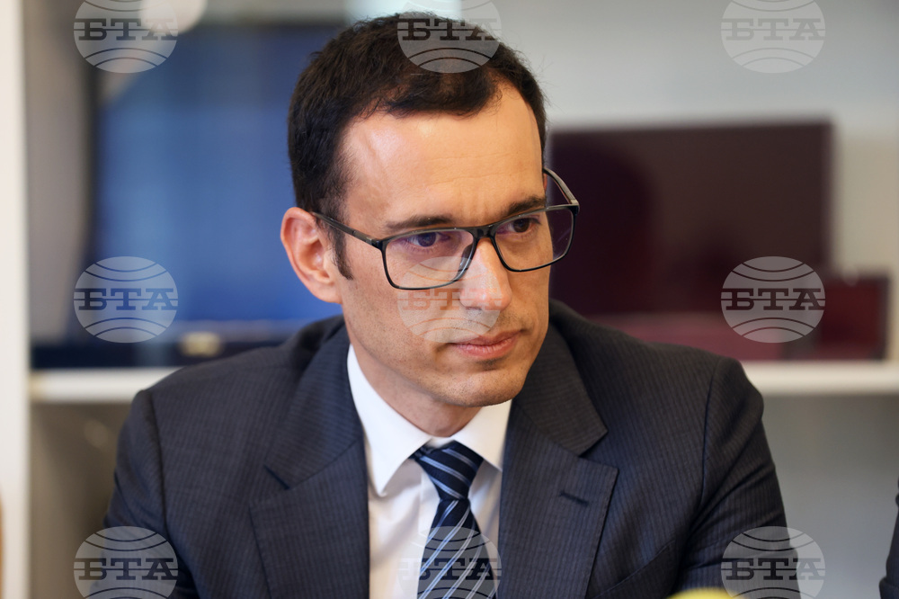 Търсим начин как да компенсираме хората с карти за градския транспорт, каза кметът на София Васил Терзиев 