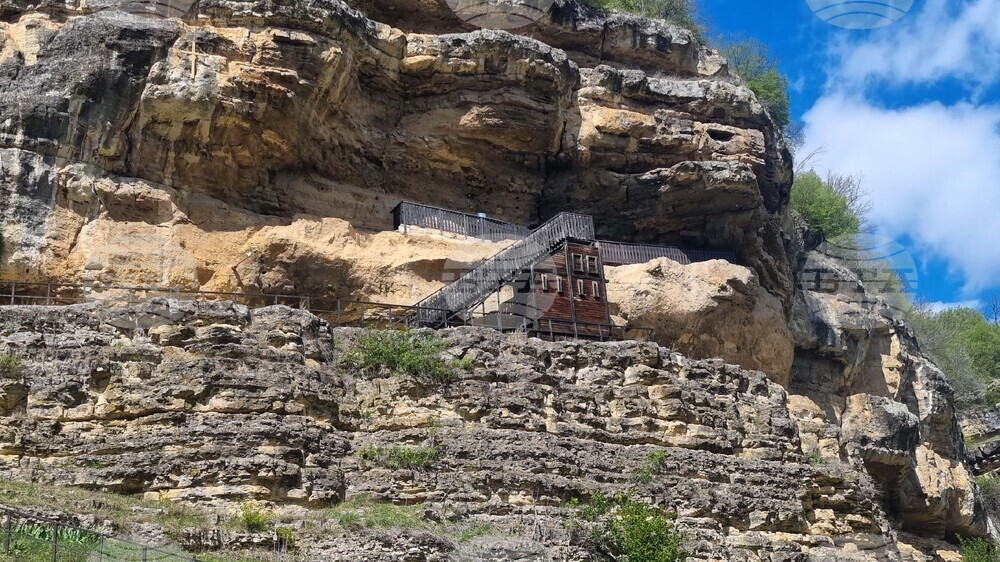 Филм за Крепчанския скален манастир ще бъде излъчен на видеостена в центъра на Опака 