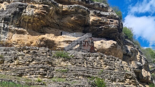 Филм за Крепчанския скален манастир ще бъде излъчен на видеостена в центъра на Опака 