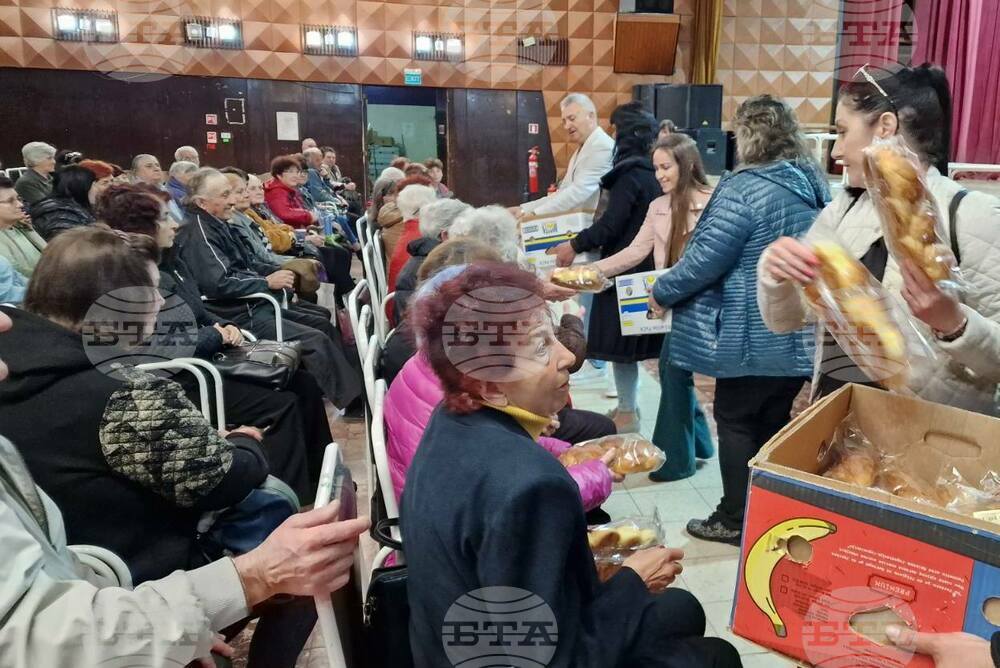 Козунаци за Великден получиха възрастни и хора с увреждания в Монтана 