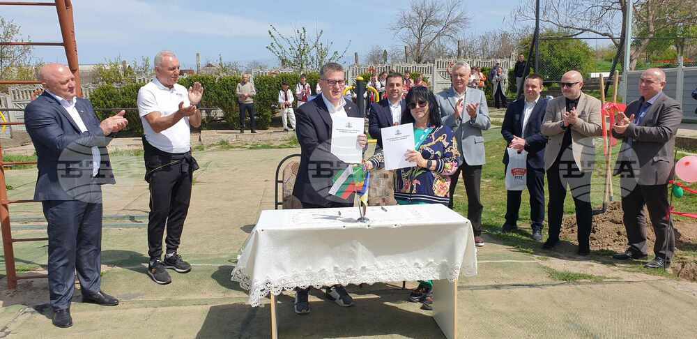 В Тараклийската гимназия ще бъде изградена многофункционална спортна площадка с подкрепата на България