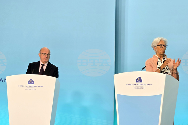 Европейската централна банка не се ангажира с предварително определена траектория на паричната си политика, каза Кристин Лагард