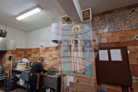 Троянски манастир - великденска работилница - деца - боядисване на яйца