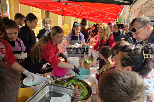 Празнични работилници за боядисване на яйца организират в Сливен и Котел на Велики четвъртък