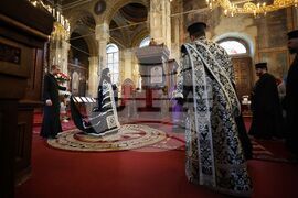 Бургас - храм "Св. Св. Кирил и Методий" - Сливенски митрополит Арсений - служба