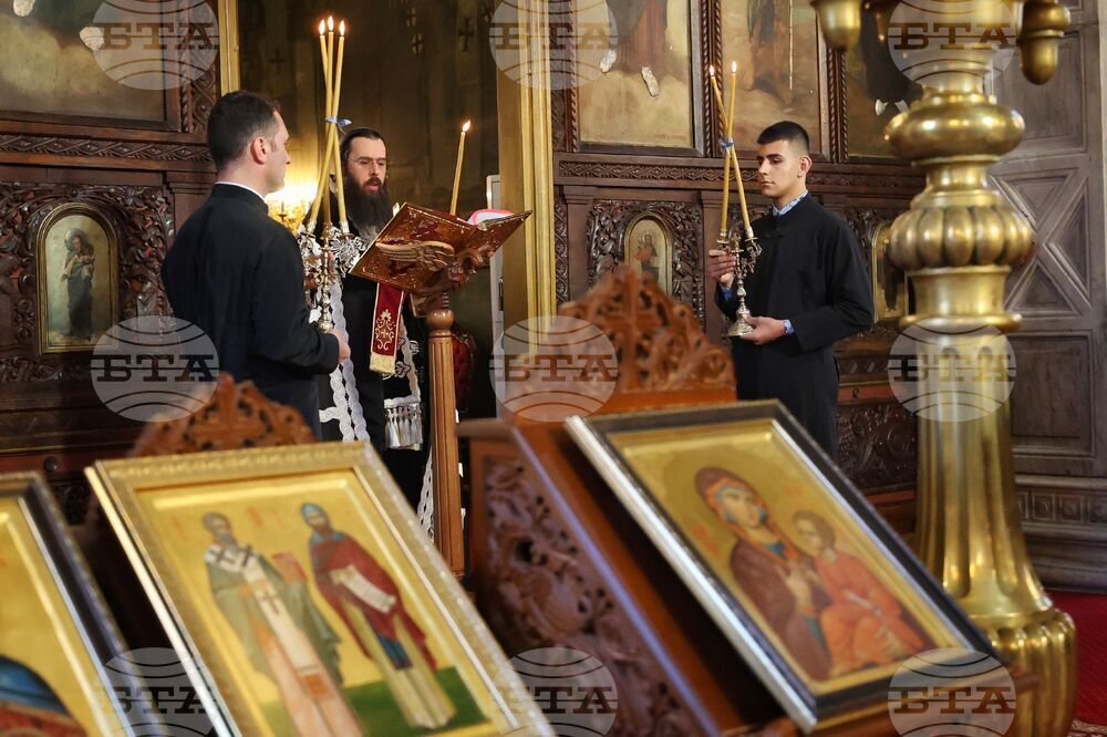 Бургас - храм "Св. Св. Кирил и Методий" - Сливенски митрополит Арсений - служба