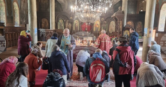 В трите православни храма в Шумен започнаха служби, свързани с четения на евангелия за страданията Христови