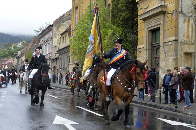 Аджерпрес: В рамките на Дните на Брашов ще се състои традиционният парад на ергените