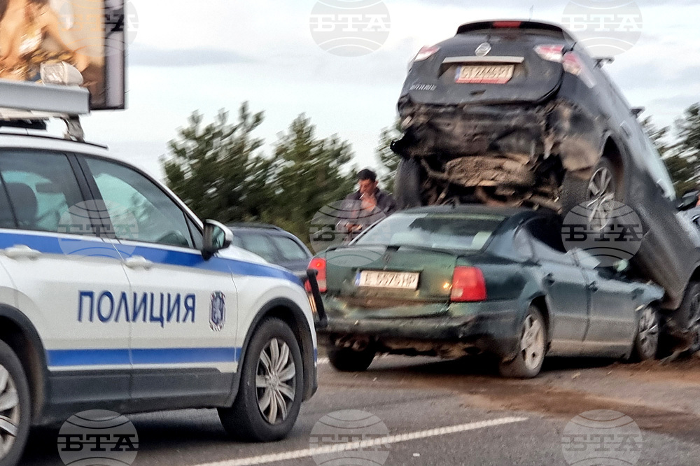 Един човек е пострадал леко при катастрофа на автомагистрала "Тракия"