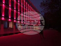 Българска телеграфна агенция - фасада - червено осветление