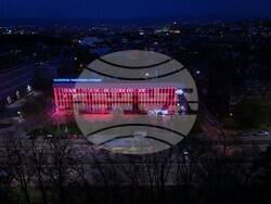 Българска телеграфна агенция - фасада - червено осветление