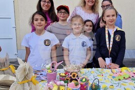 ЧОУ "Цар Симеон Велики" - благотворителен великденски базар