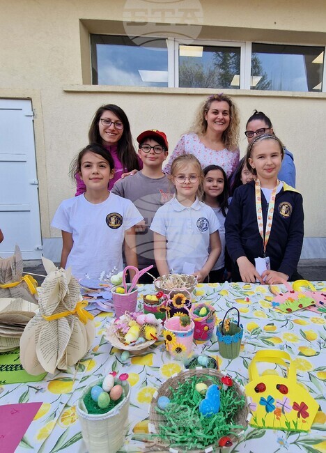 ЧОУ "Цар Симеон Велики" - благотворителен великденски базар