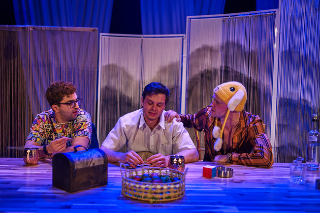 „Великден“ е първата пиеса от триптих на младия драматург Румен Троев