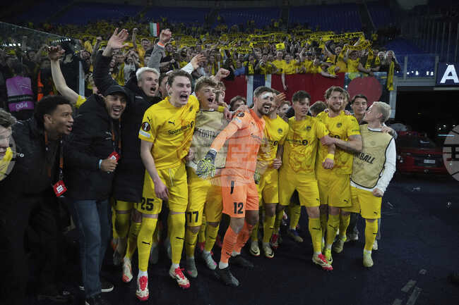 Манчестър Юнайтед се класира за полуфинал в Лига Европа в мач с девет гола срещу френския Лион, Будьо/Глимт стана първият норвежки клуб в топ 4