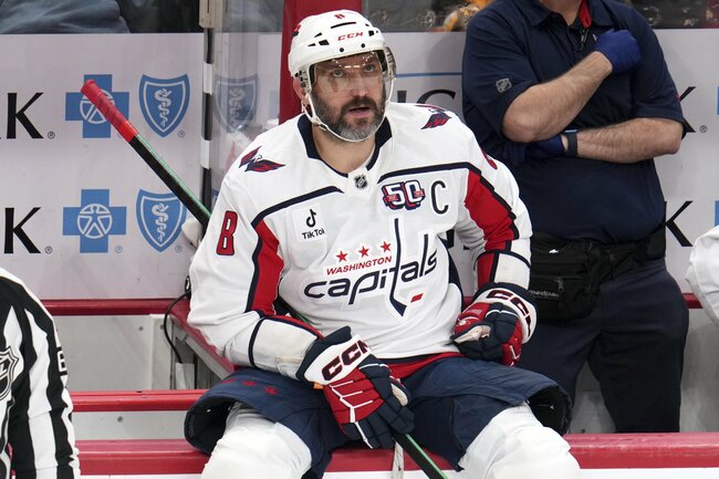 Победа номер 900 за треньора на Бъфало, Овечкин вкара 897-ия си гол в последния кръг от редовния сезон в НХЛ