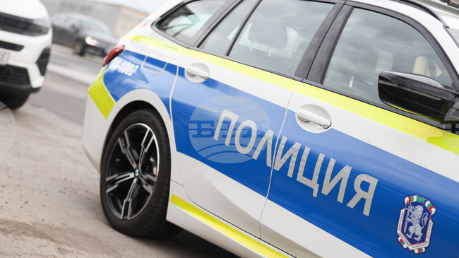 Временно движението при 80 км на автомагистрала „Тракия“ в посока София се осъществява в една лента