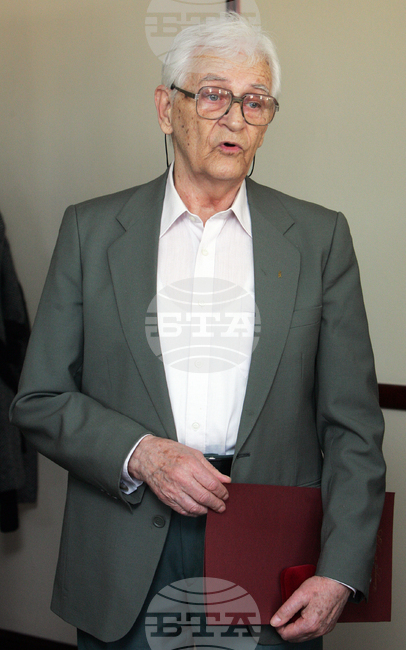 Никола Филипов - първият български телевизионен говорител