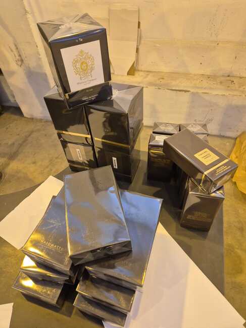 Агенция „Митници“: Контрабандни парфюми откриха в товарен автомобил служителите от МП Калотина