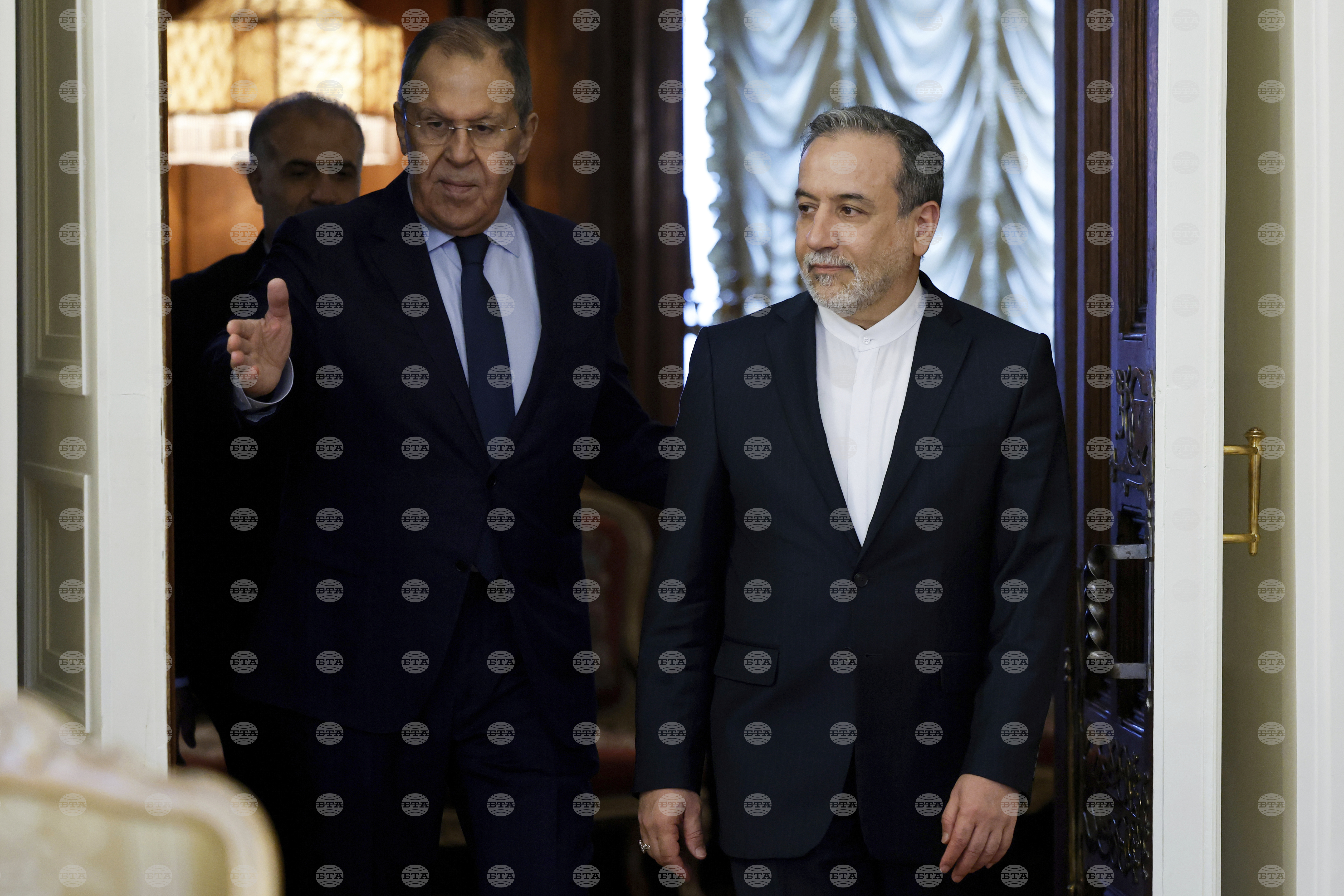 Външните министри на Русия и Иран обсъдиха възможностите за разрешаване на конфликта в Близкия изток, обяви Москва