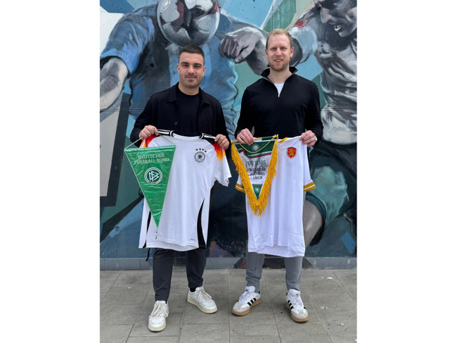 Експертът по развитие на таланти в Германския футболен съюз Хендрик Винкелман е на посещение в БФС